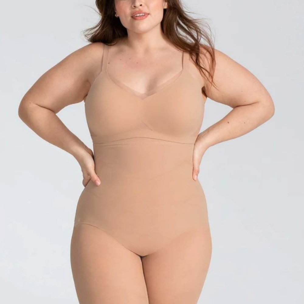 Honeylove 2X SuperPower Short in Sand